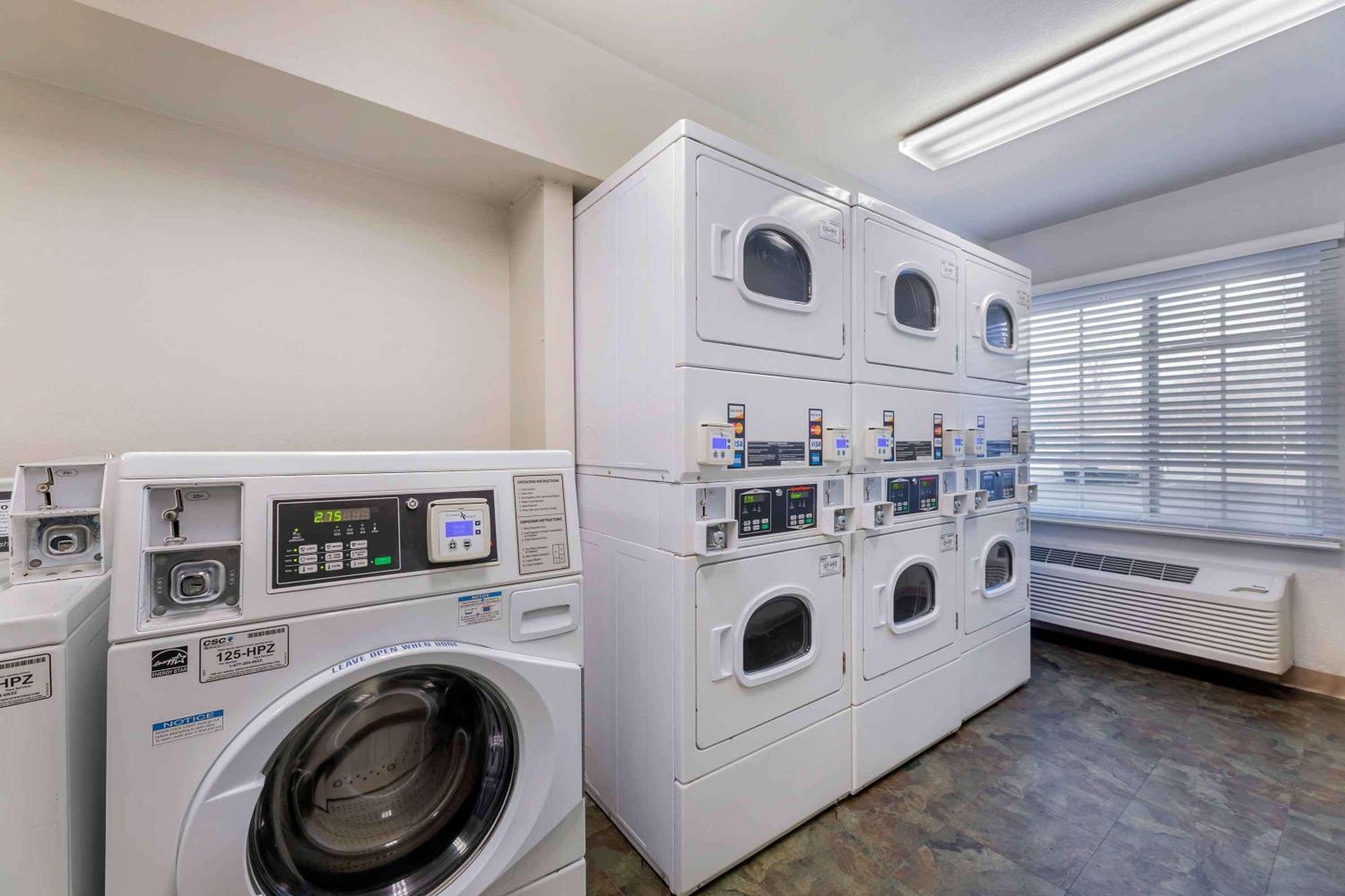 Extended Stay America Select Suites - Cleveland - エイボン エクステリア 写真